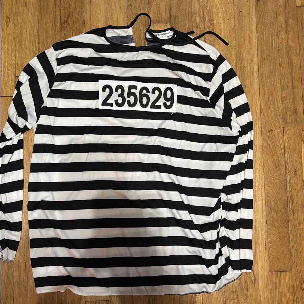 Black and White Striped  Halloween Inmate Costume never worn 2x